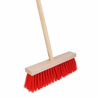 Bezem – Nylon met Houten Steel