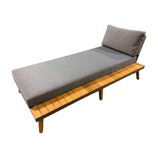 Noemie Lounge Bed Acacia met zijtafel
